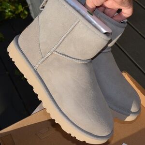 Ugg Classic Mini Goa Size 7 New